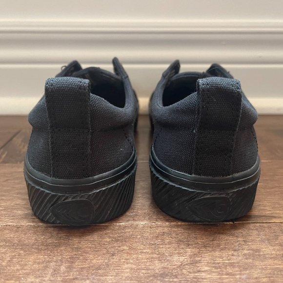 CARIUMA All Black Canvas sz 5 - Picture 9 of 11